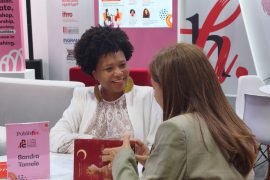 Sandra Tamele leva experiência da Livroteca de Marracuene à Conferência Internacional de Livreiros de Sharjah
