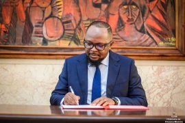 Luís Canhemba lança livro sobre o peso da dívida pública no futuro de Moçambique