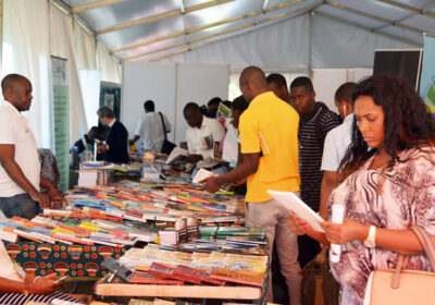 Rasaque Manhique inaugura 11.ª edição da Feira do Livro de Maputo